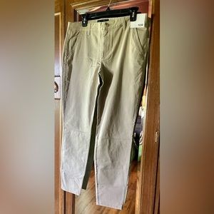 NWT Aeropostale women’s Aero skinny stretch 10R school uniform khaki pants